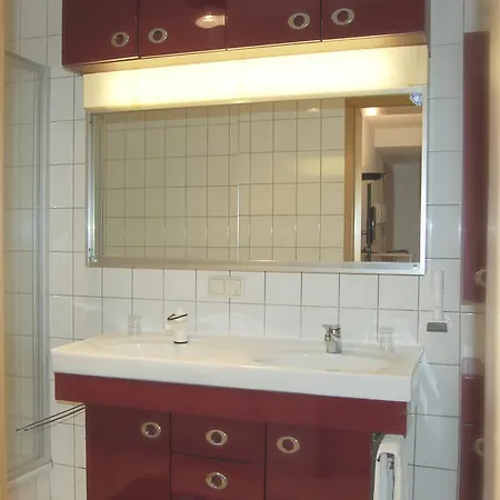 Airport Zeltinger Hof 酒店 2*