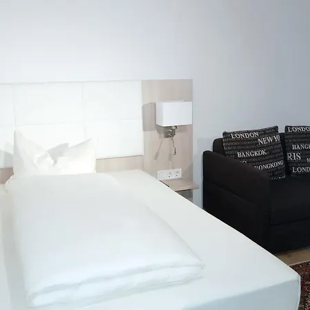 Airport Zeltinger Hof 凯尔斯特巴赫