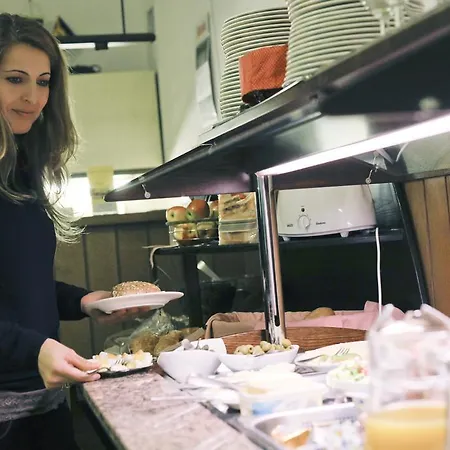 Airport Zeltinger Hof 凯尔斯特巴赫