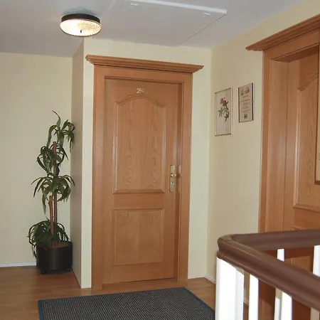 Airport Zeltinger Hof 酒店