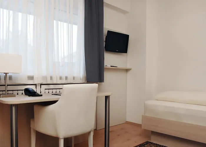 Airport Zeltinger Hof Kelsterbach