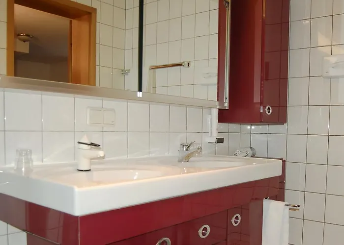 Airport Zeltinger Hof 2*