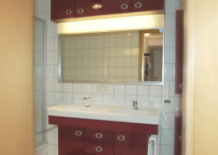 Airport Zeltinger Hof Hotel 2*